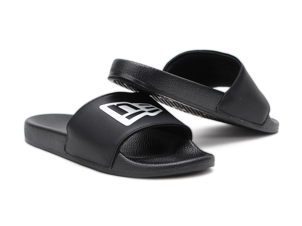 New Era Flag Sandales noires et blanches AX20 Slides homme