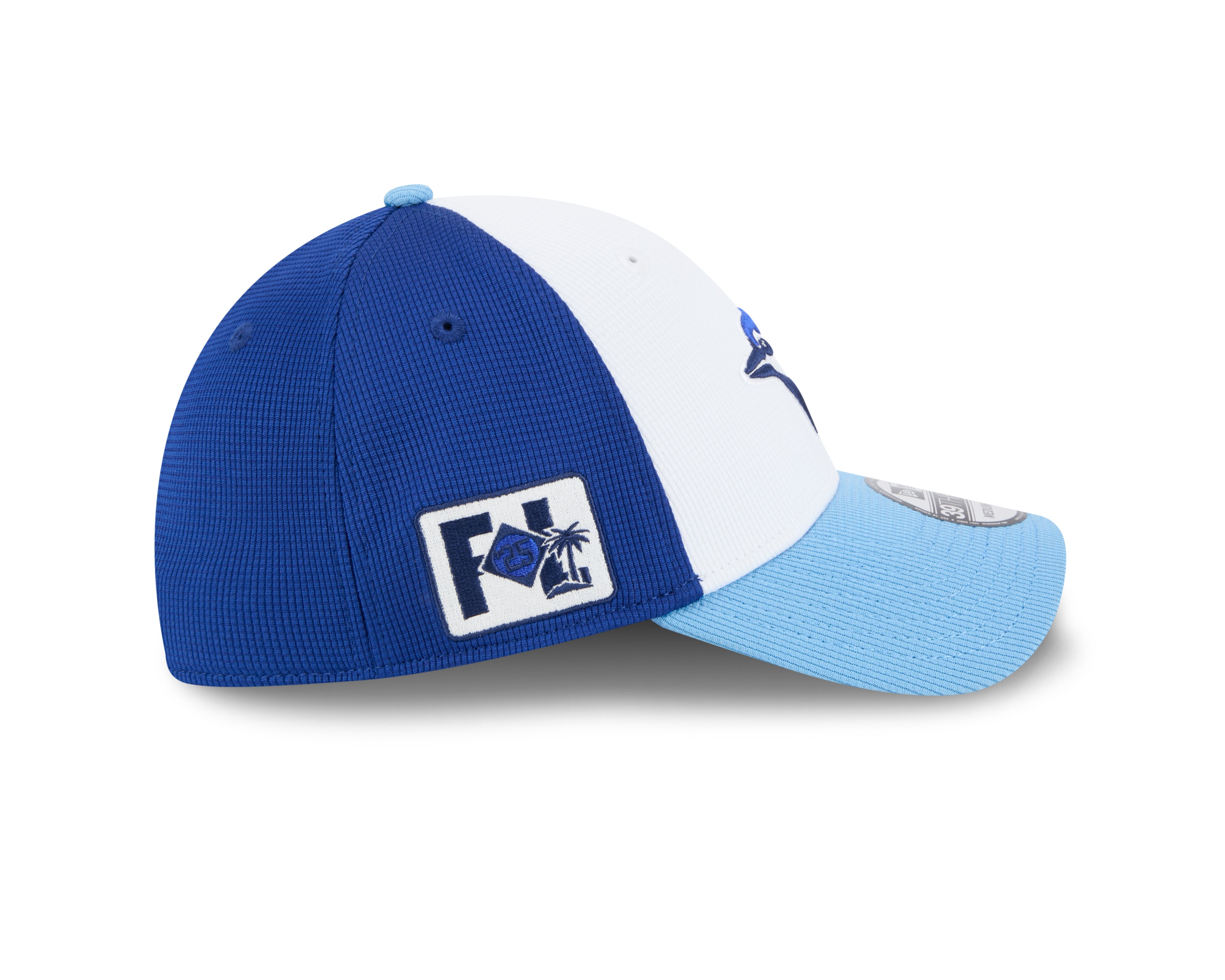 Casquette extensible d'entraînement de printemps 2025 MLB New Era pour homme, blanche/bleu clair, 39Thirty des Blue Jays de Toronto