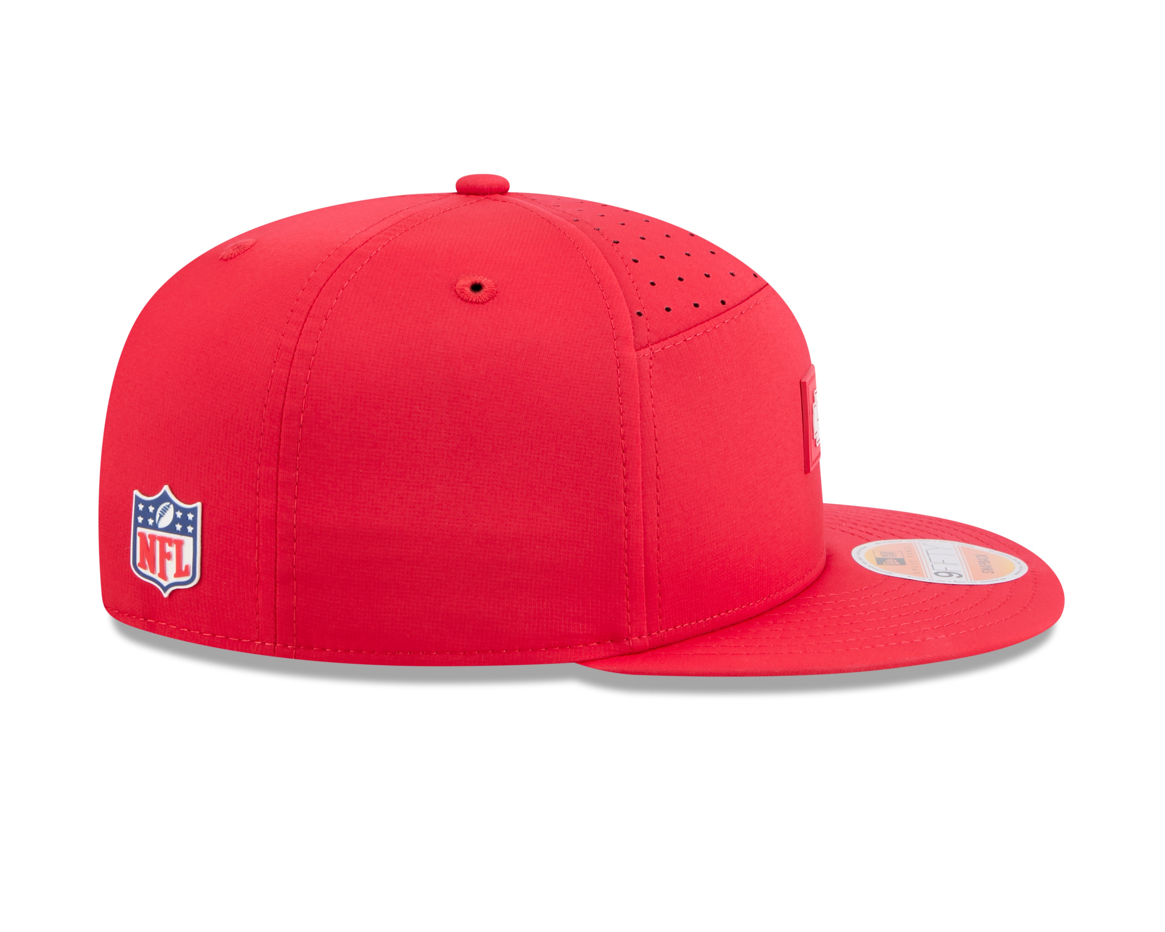 Casquette snapback rouge New Era 9Fifty 2025 Sideline Hot Weather pour homme des Chiefs de Kansas City, avec panneau fendu