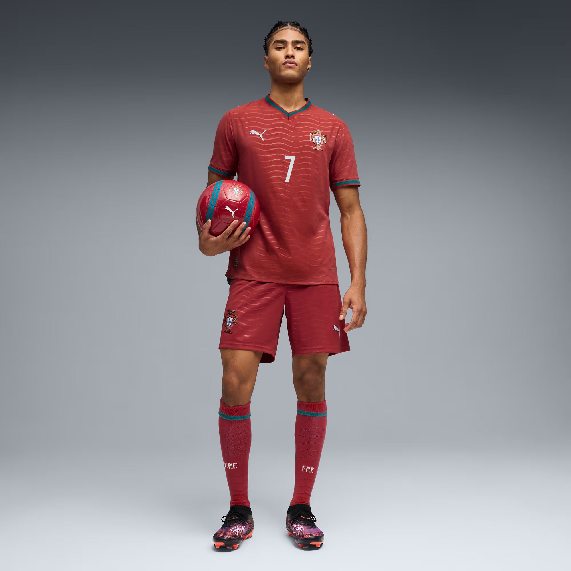 Maillot authentique rouge 2026/27 de l'équipe nationale du Portugal de Cristiano Ronaldo, FIFA Puma.