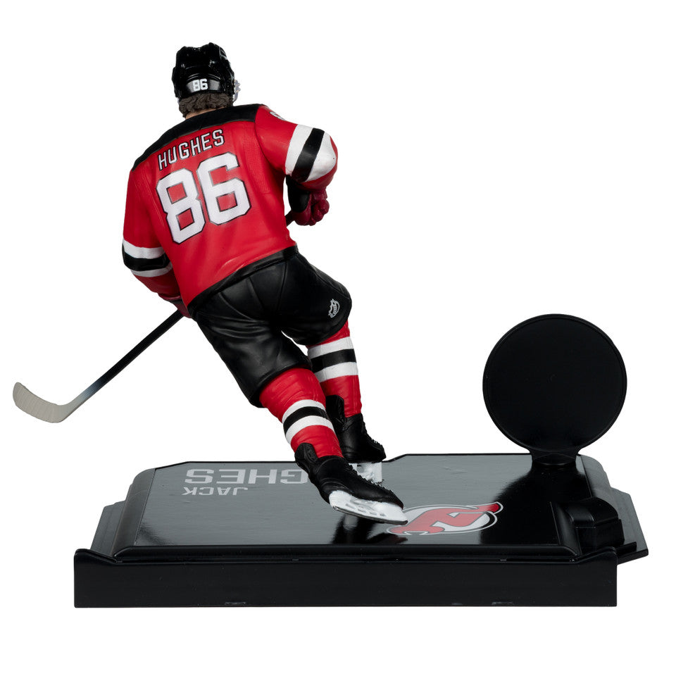 Figurine articulée de 18 cm de Jack Hughes des Devils du New Jersey de la NHL, série Legacy, uniforme domicile, McFarlane Toys.