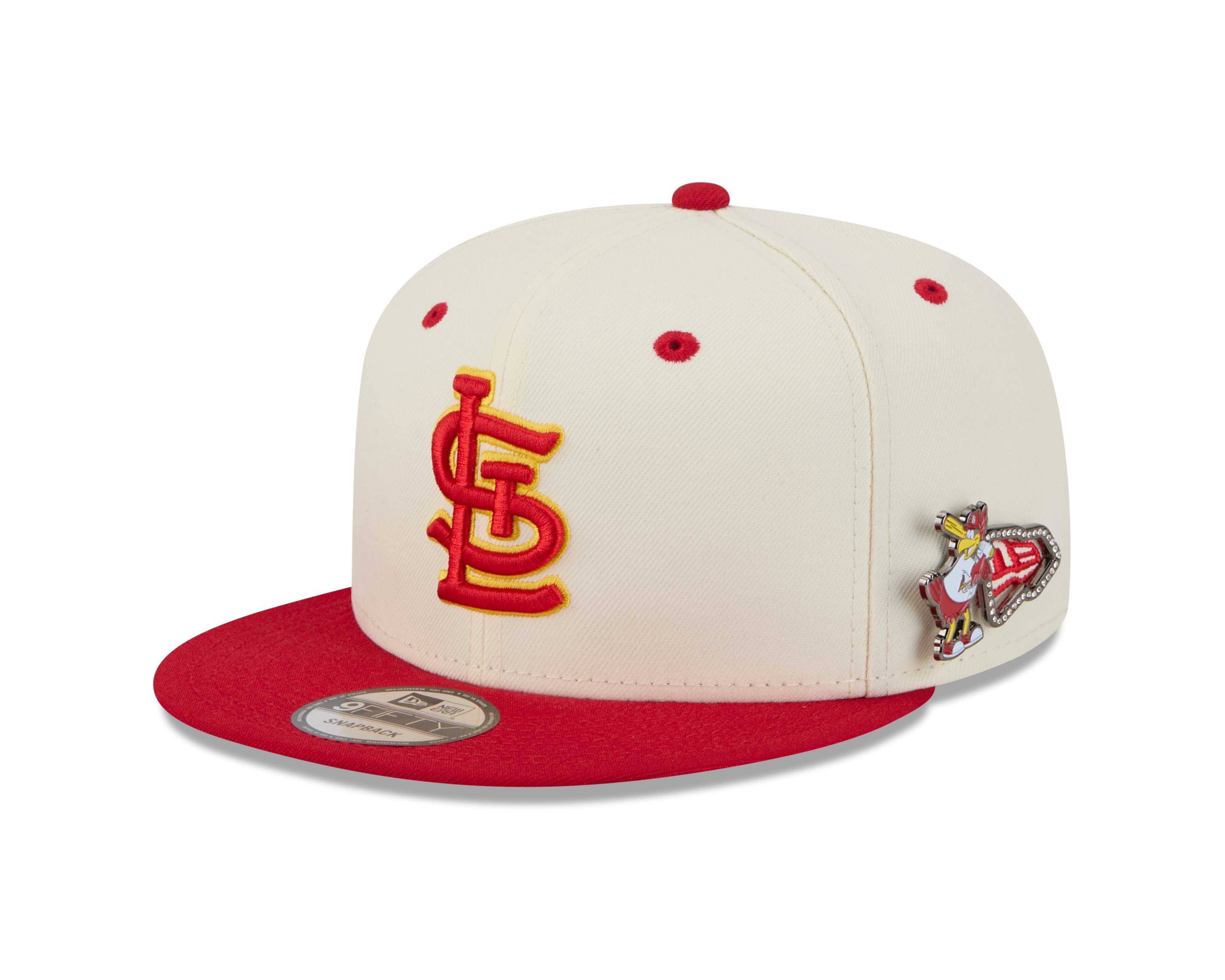 Casquette snapback New Era 9Fifty pour homme, crème et rouge, avec pin's mascotte des Cardinals de Saint-Louis (MLB).