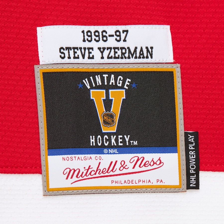 Steve Yzerman Detroit Red Wings NHL Mitchell & Ness Men's Red 1996 Power Play Authentic Jersey