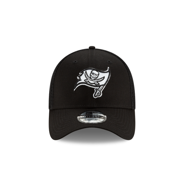 Tampa Bay Buccaneers NFL New Era Men's Black/White 39Thirty Neo Stretch Fit Hat