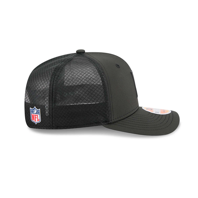 Atlanta Falcons NFL New Era Men's Black 9Seventy 2025 Sideline Hot Weather Trucker Snapback