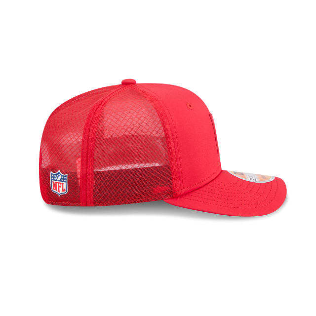 Casquette trucker New Era 9Seventy 2025 Sideline pour homme, rouge, Kansas City Chiefs, NFL, modèle 9Seventy 2025, idéale pour les journées chaudes.