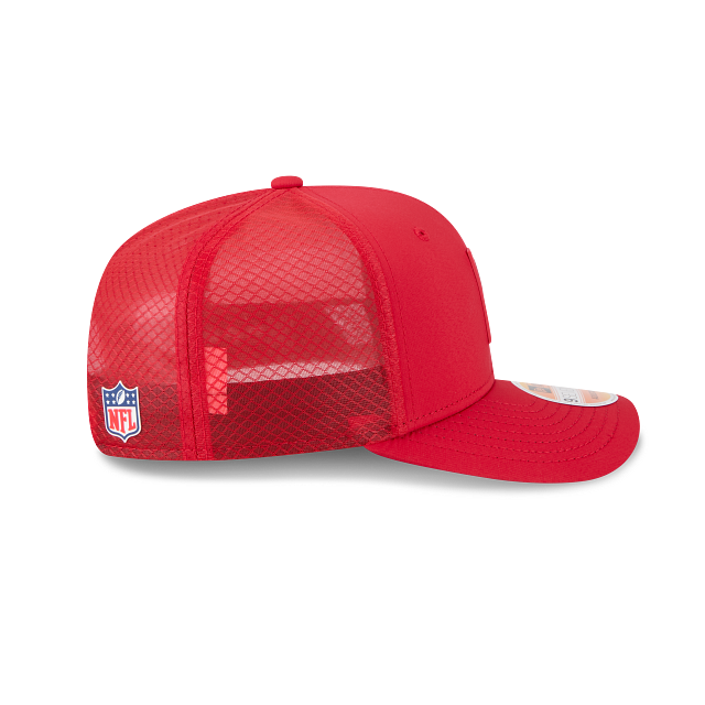 Casquette trucker New Era 9Seventy 2025 Sideline pour homme, rouge, San Francisco 49ers NFL, idéale pour les journées chaudes.
