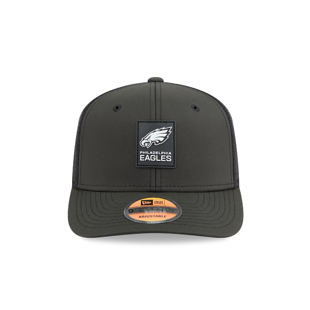Philadelphia Eagles NFL New Era Men's Charcoal 9Seventy 2025 Sideline Hot Weather Trucker Snapback