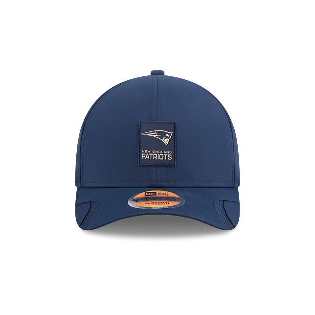 Casquette snapback New Era 9Forty 2025 Sideline M-Crown pour homme, bleu marine, New England Patriots NFL