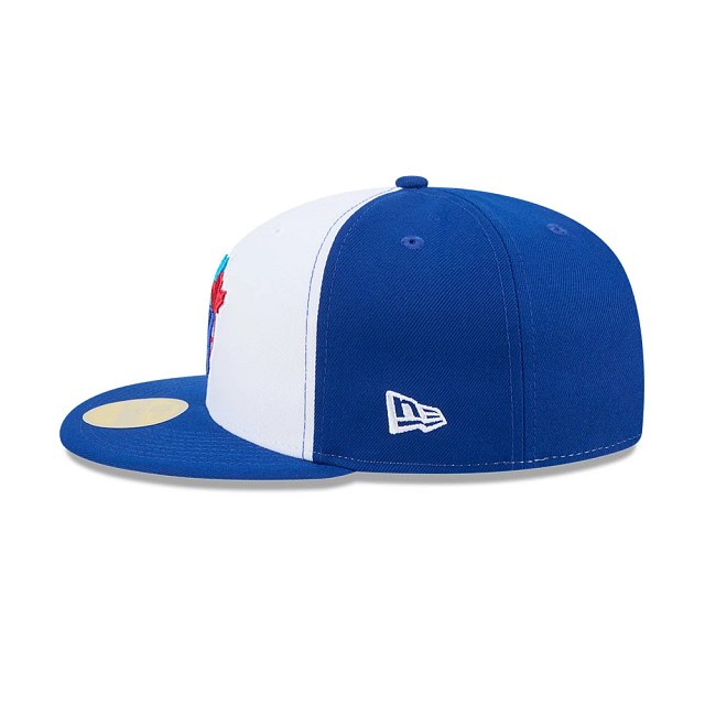 Casquette ajustée New Era 59Fifty Cooperstown Hall of Fame pour homme, blanche et bleu roi, des Blue Jays de Toronto (MLB), avec écusson latéral.