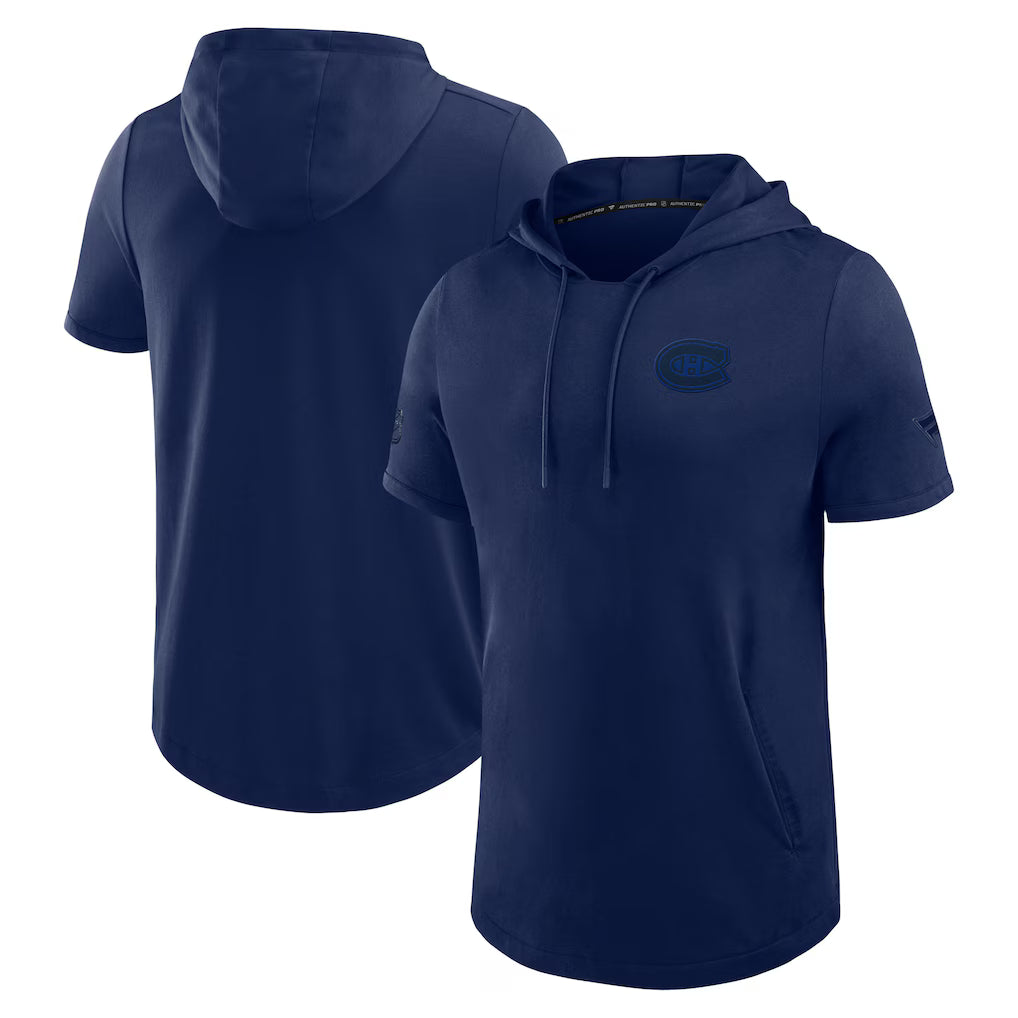 Chandail à capuchon à manches courtes Authentic Pro Rink bleu marine pour homme de marque Fanatics des Canadiens de Montréal de la LNH