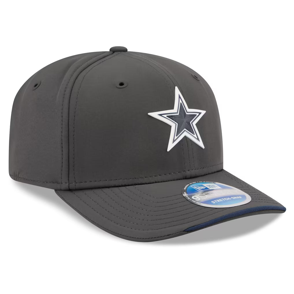 Dallas Cowboys NFL New Era Men's Charcoal 9Seventy 2026 Sideline Cold Weather Stretch Snapback