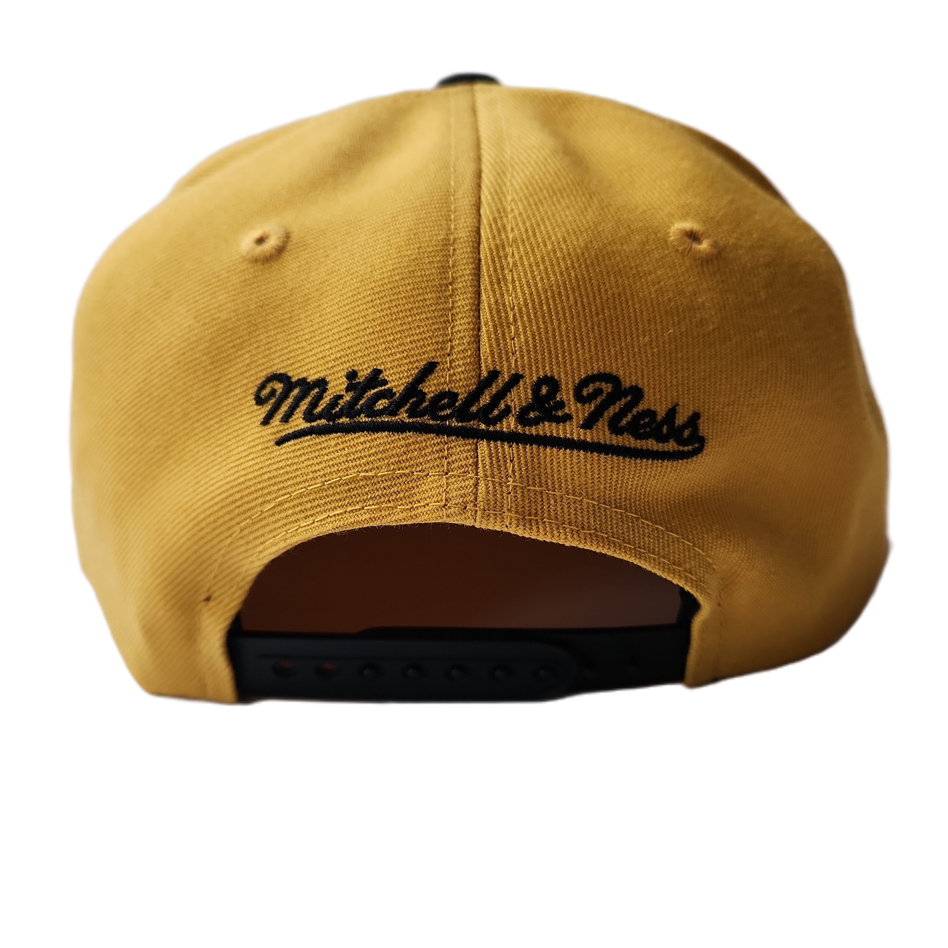 Toronto Raptors NBA Mitchell & Ness Men's Mustard Gym Stallion Snapback