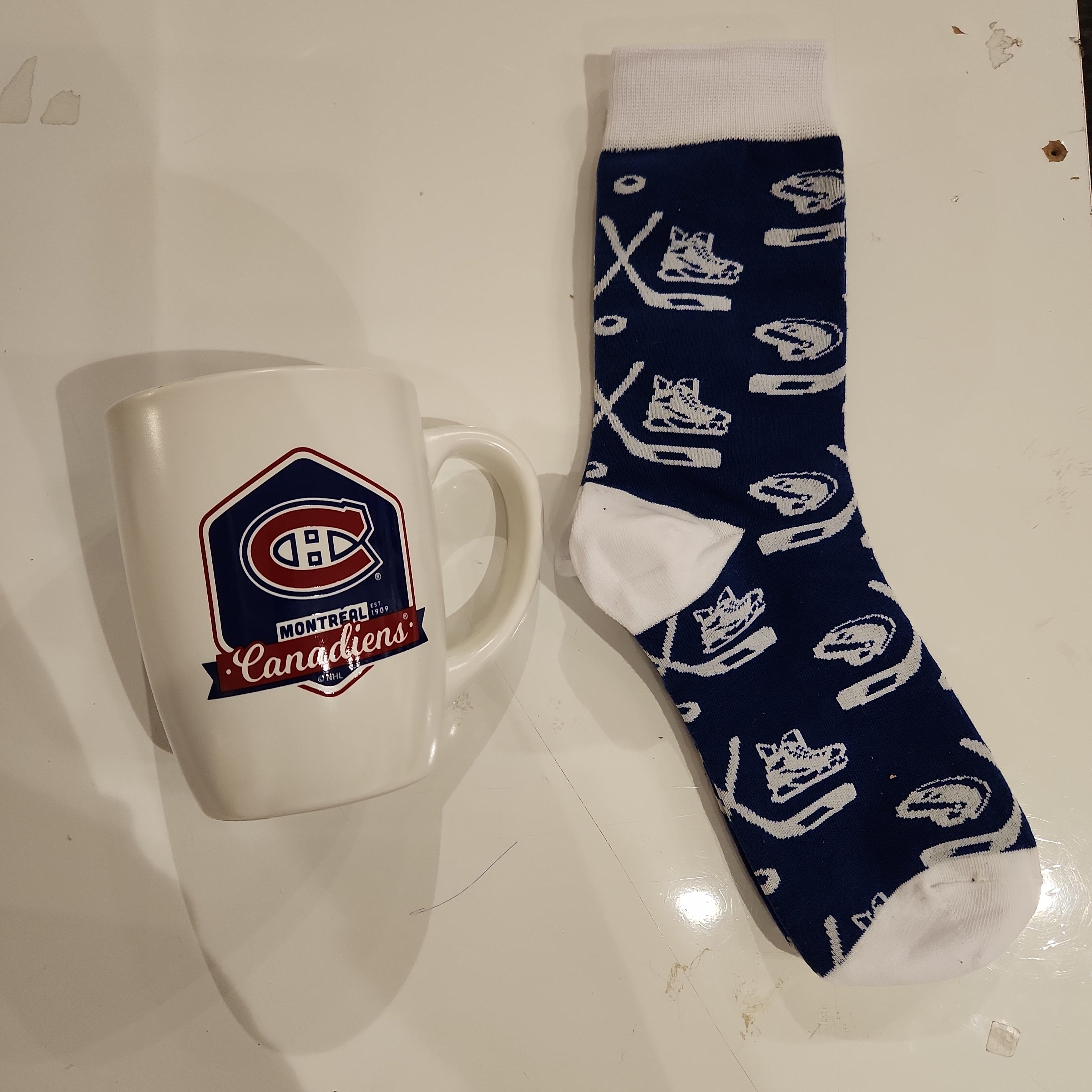 Tasse à dîner rétro 14 oz des Canadiens de Montréal NHL TSV avec ensemble de chaussettes