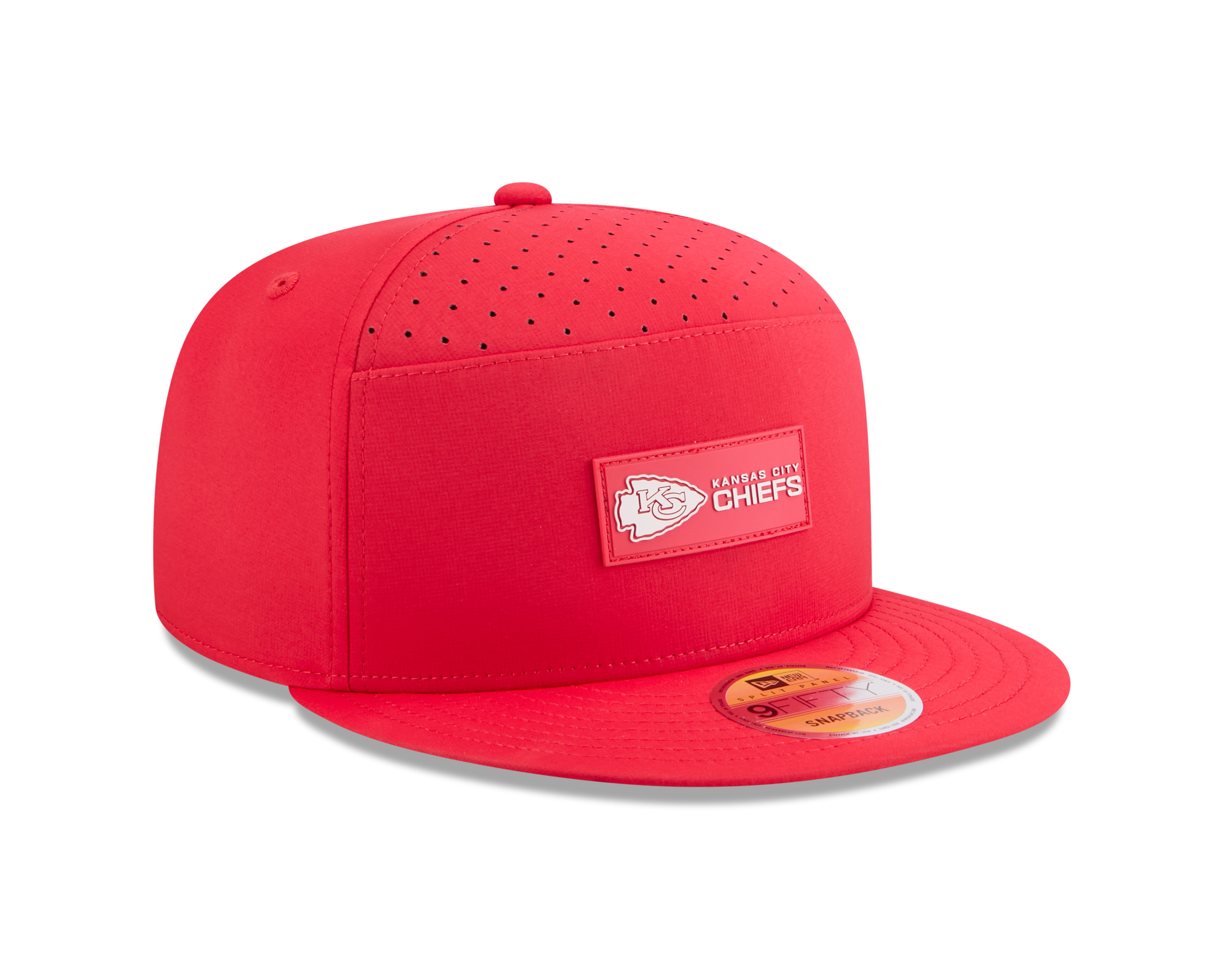 Casquette snapback rouge New Era 9Fifty 2025 Sideline Hot Weather pour homme des Chiefs de Kansas City, avec panneau fendu