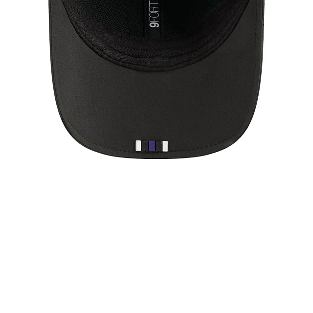 Casquette snapback New Era 9Forty 2025 Sideline M-Crown pour homme, couleur anthracite, aux couleurs des Ravens de Baltimore (NFL).