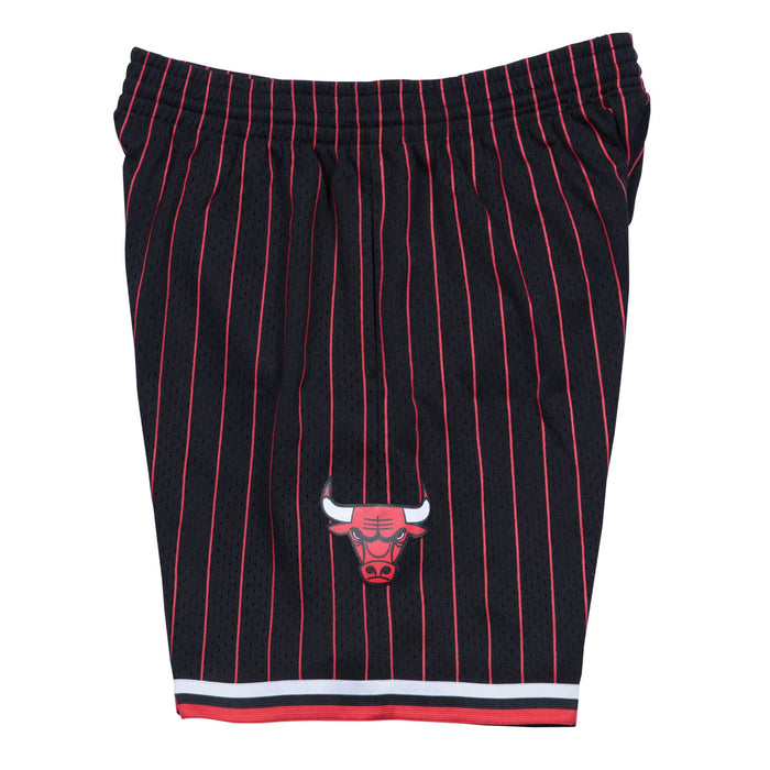 Chicago Bulls NBA Mitchell & Ness Men's Black 1996-97 Alternate Hardwood Classics Swingman Shorts
