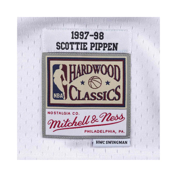 Scottie Pippen Chicago Bulls NBA Mitchell & Ness Men's White 1997-98 Hardwood Classics Swingman Jersey