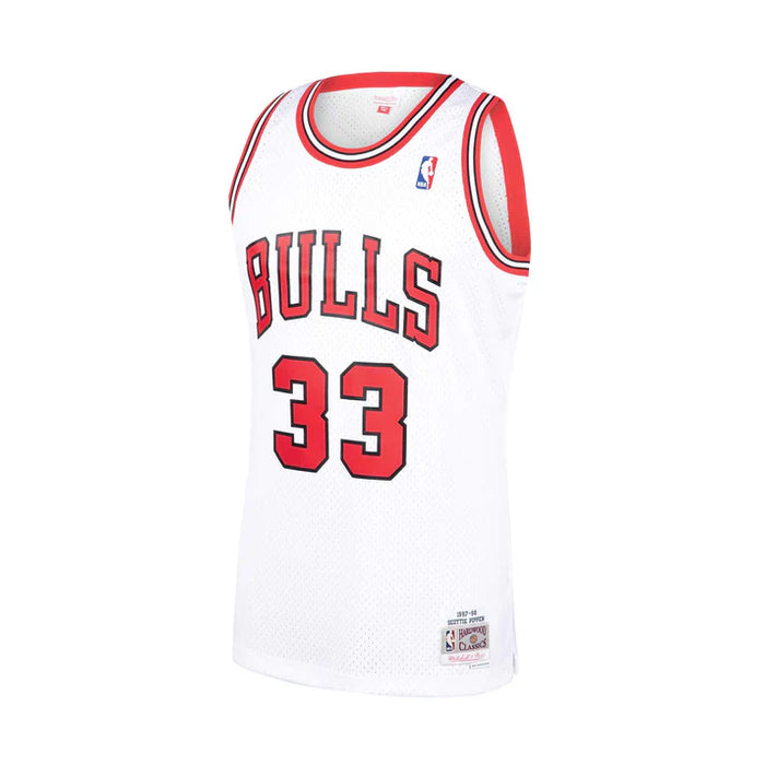 Scottie Pippen Chicago Bulls NBA Mitchell & Ness Men's White 1997-98 Hardwood Classics Swingman Jersey