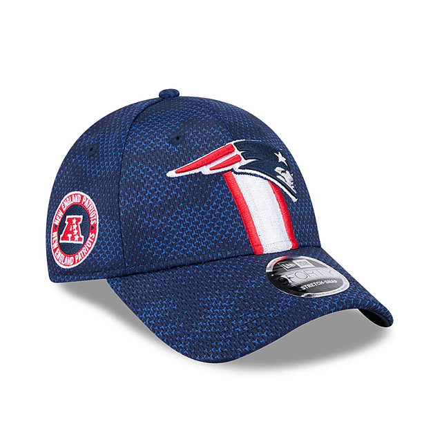 Casquette Snapback extensible 9Forty 2024 Sideline NFL Patriots de New England New Era bleu marine pour homme