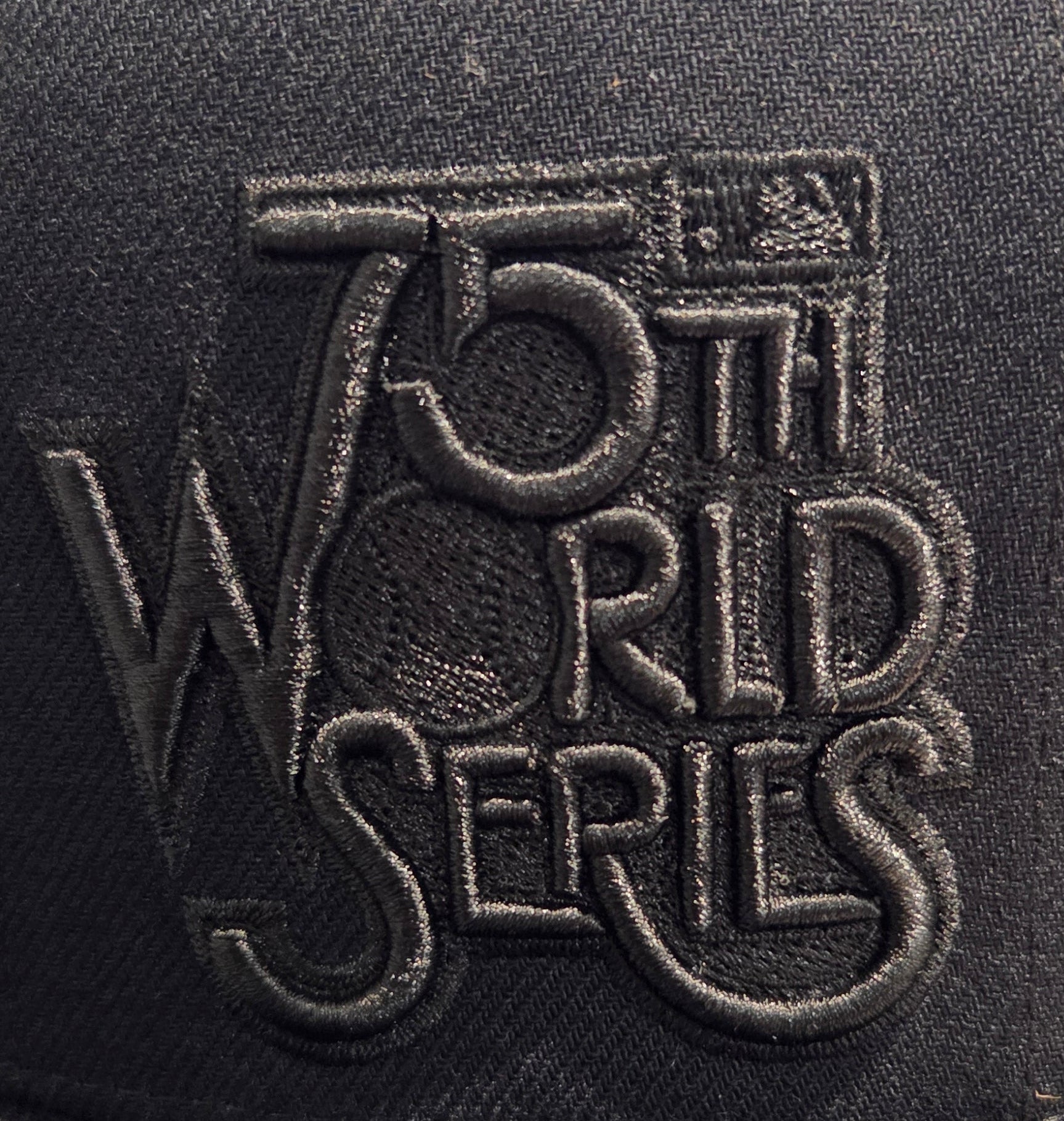 New York Yankees MLB Mitchell & Ness Men's Black Blacked Out Snapback Hat