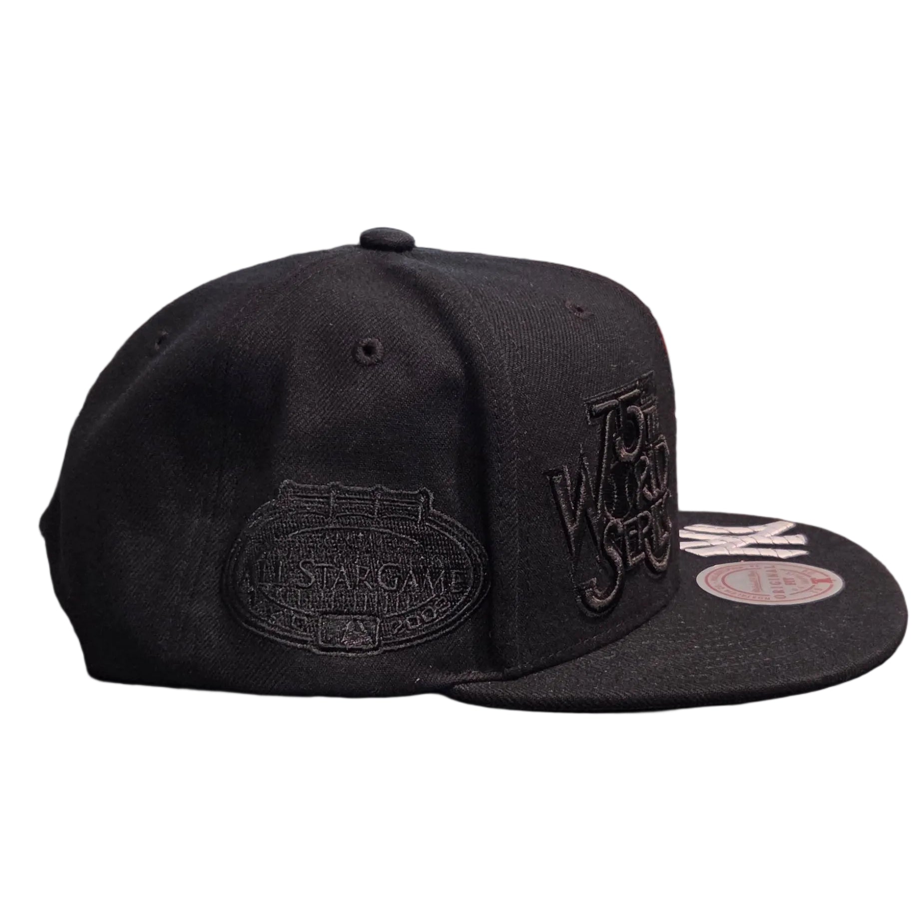 New York Yankees MLB Mitchell & Ness Men's Black Blacked Out Snapback Hat