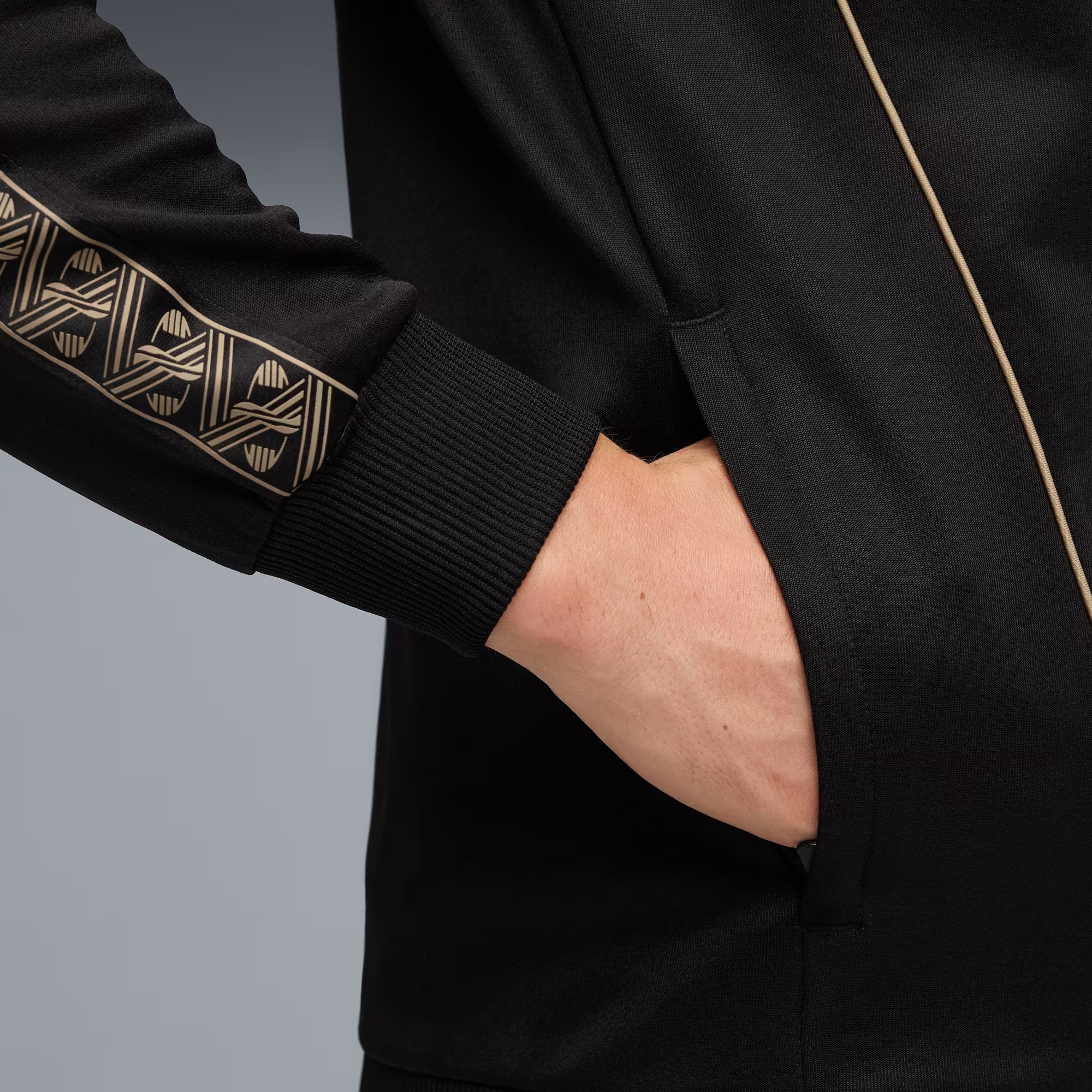 Portugal National Team FIFA Puma Men's Black 2025/26 Special Edition Eusébio King Anthem Jacket