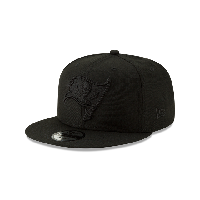 Tampa Bay Buccaneers NFL New Era pour hommes, noir sur noir 9Fifty Basic Snapback