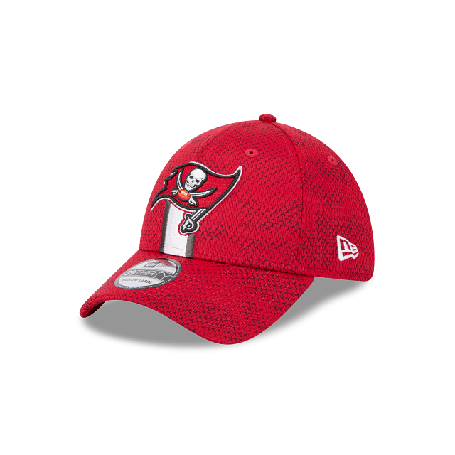 Casquette extensible rouge 39Thirty 2024 Sideline des Buccaneers de Tampa Bay NFL New Era pour homme