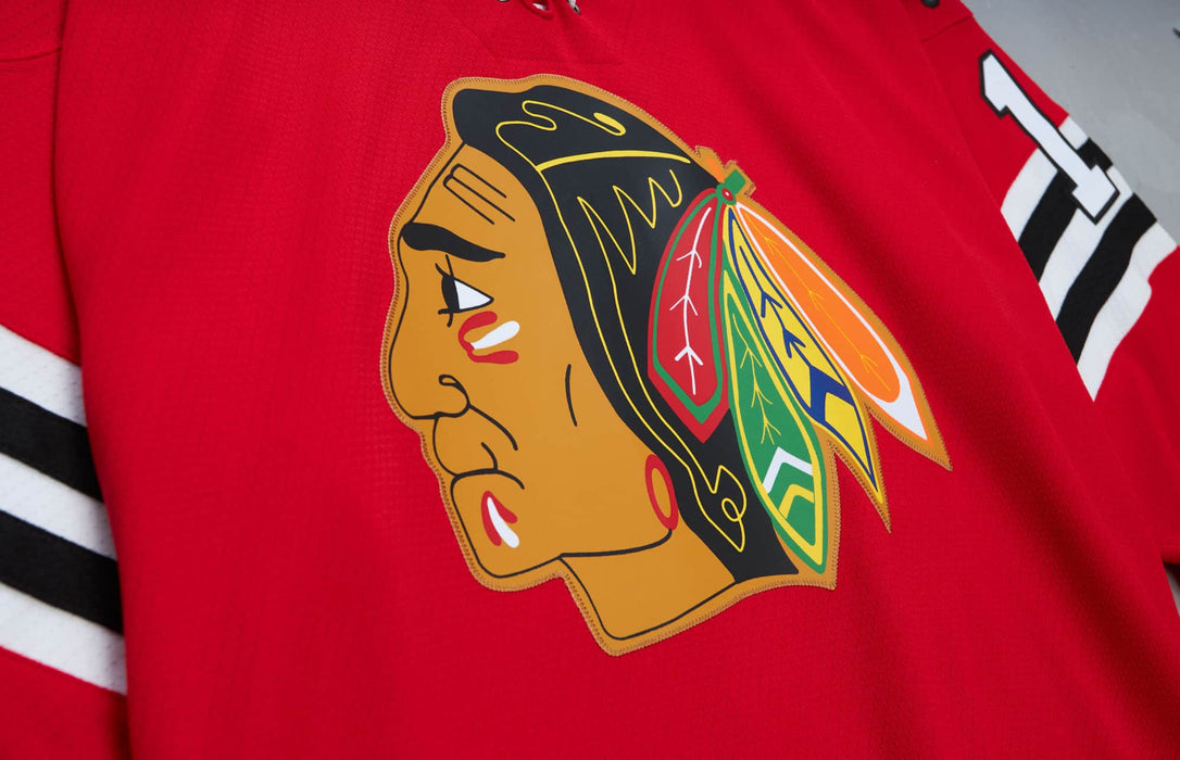 Chicago Blackhawks - Bobby Hull Skyline Red NHL T-Shirt :: FansMania