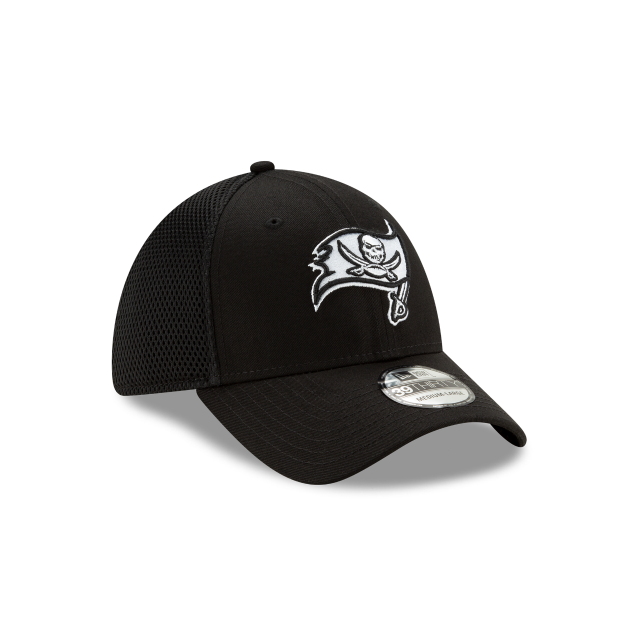 Tampa Bay Buccaneers NFL New Era Men's Black/White 39Thirty Neo Stretch Fit Hat