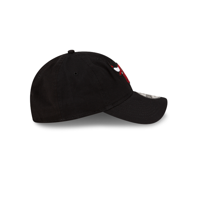 Chicago Bulls NBA New Era Men's Black 9Twenty Core Classic Adjustable Hat