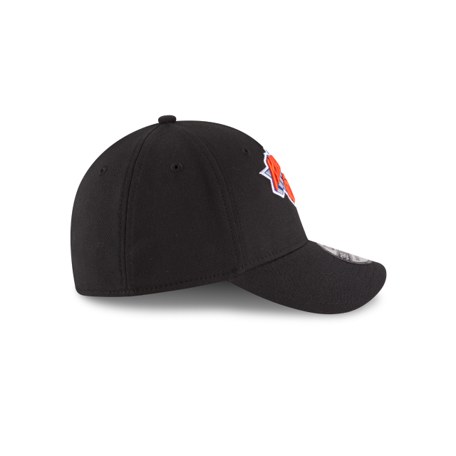 New York Knicks NBA New Era Men's Black 39Thirty Team Classic Stretch Fit Hat