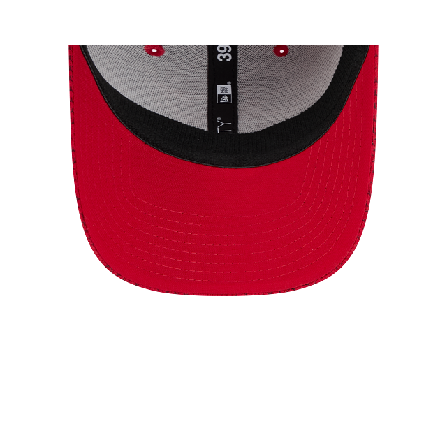 Casquette extensible rouge 39Thirty 2024 Sideline des Buccaneers de Tampa Bay NFL New Era pour homme