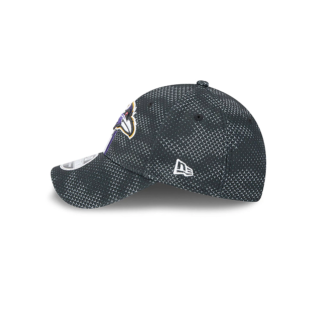 Casquette à pression extensible Sideline 9Forty 2024 noire pour homme des Baltimore Ravens NFL New Era