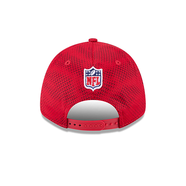 Casquette Snapback extensible 9Forty 2024 Sideline rouge pour homme des Buccaneers de Tampa Bay NFL New Era