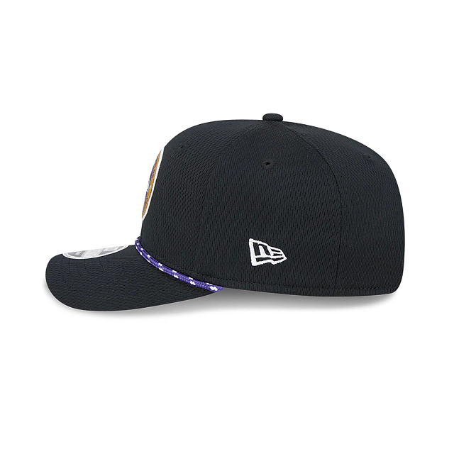 Casquette à visière extensible Sideline 9Seventy 2024 noire pour homme des Baltimore Ravens NFL New Era