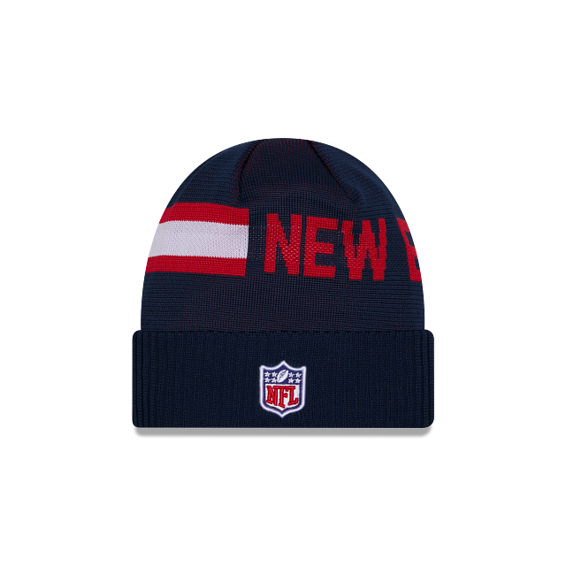 Bonnet tricoté technique Sideline NFL New Era bleu marine 2024 pour homme des Patriots de la Nouvelle-Angleterre