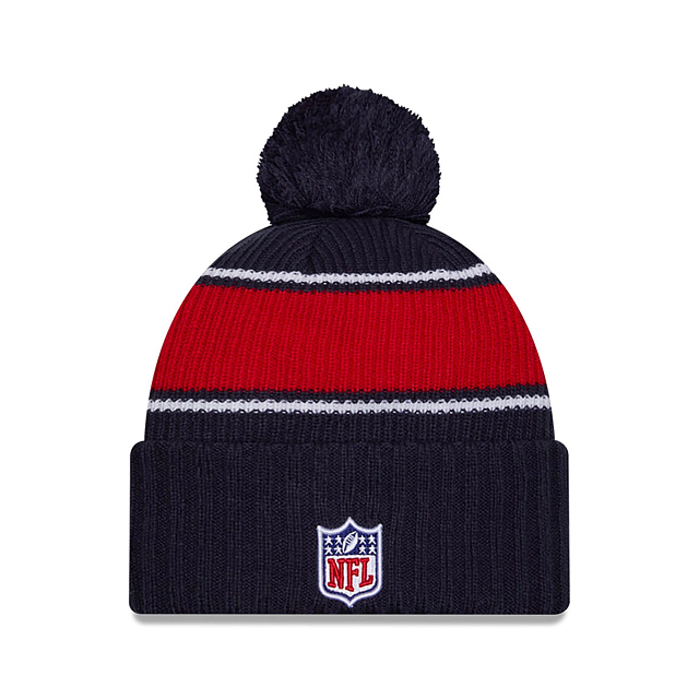 Bonnet à pompon en tricot pour homme NFL New Era 2024 Sideline Sport des Patriots de la Nouvelle-Angleterre bleu marine