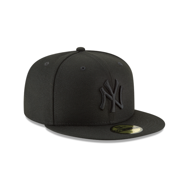 New York Yankees MLB New Era Men's Black on Black 59Fifty Basic Fitted Hat