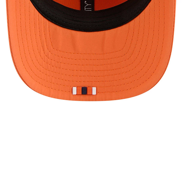 Casquette trucker New Era 9Seventy 2025 Sideline pour homme, couleur orange, Denver Broncos NFL, idéale pour les journées chaudes.