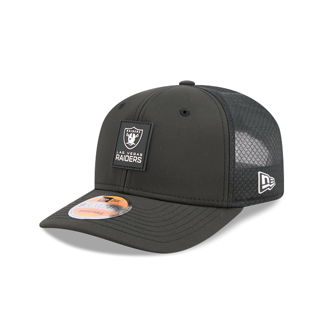 Las Vegas Raiders NFL New Era Men's Black 9Seventy 2025 Sideline Hot Weather Trucker Snapback