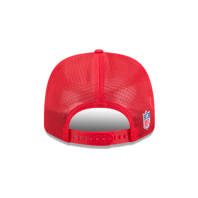 Kansas City Chiefs NFL New Era Men's Red 9Seventy 2025 Sideline Hot Weather Trucker Snapback
