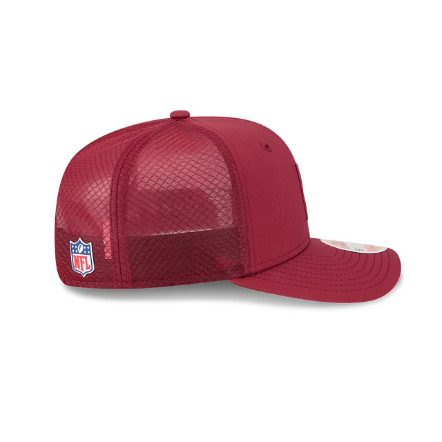 Casquette snapback Washington Commanders NFL New Era pour homme, bordeaux, modèle 9Seventy 2025, idéale pour les journées chaudes.