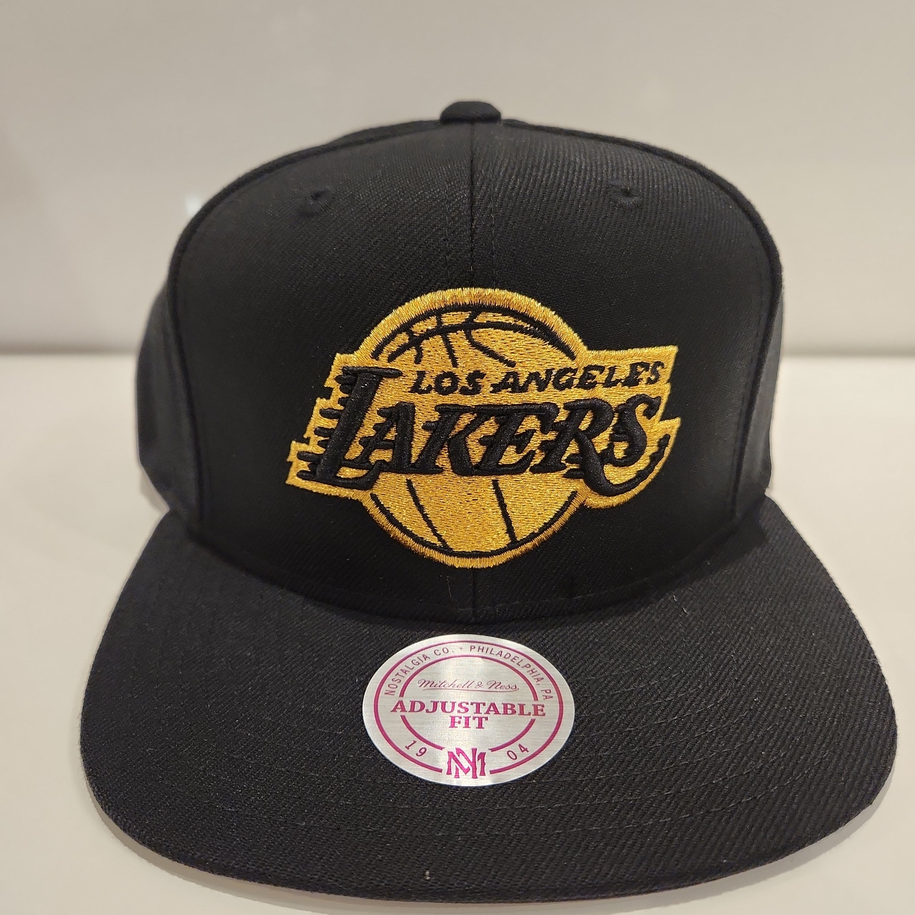 Los Angeles Lakers NBA Mitchell & Ness Men's Black Gold Logo Snapback