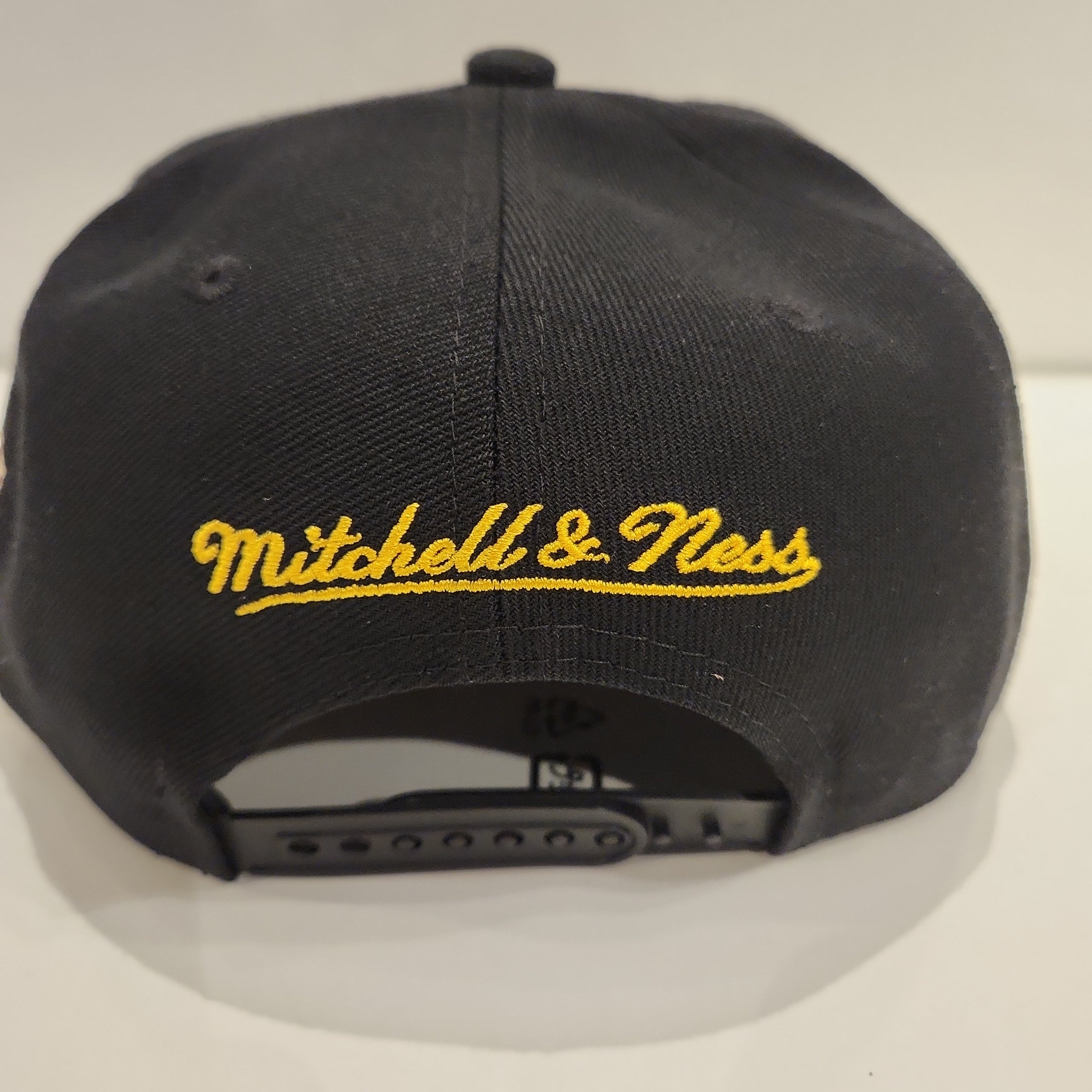 Los Angeles Lakers NBA Mitchell & Ness Men's Black Patch Overload Snapback