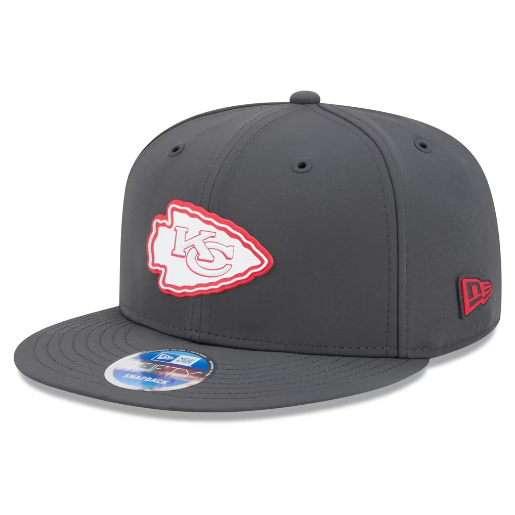 Kansas City Chiefs NFL New Era Men's Charcoal 9Fifty 2026 Sideline Cold Weather Snapback