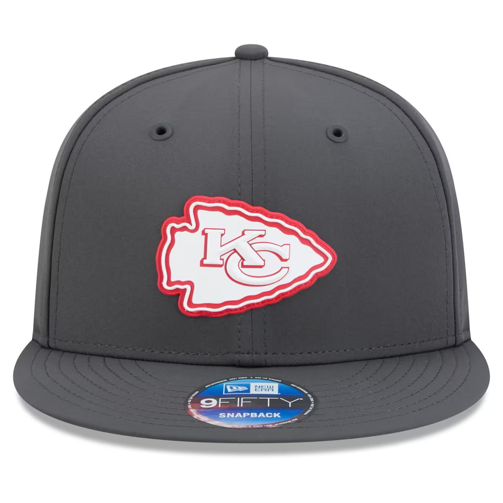 Kansas City Chiefs NFL New Era Men's Charcoal 9Fifty 2026 Sideline Cold Weather Snapback