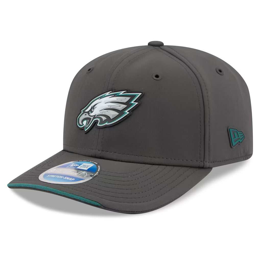 Philadelphia Eagles NFL New Era Men's Charcoal 9Seventy 2026 Sideline Cold Weather Stretch Snapback