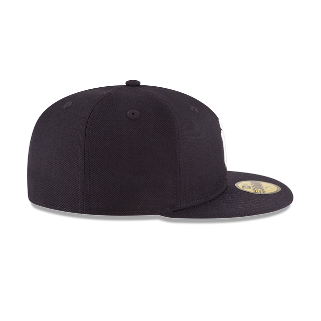 Fitted Hat -  Canada